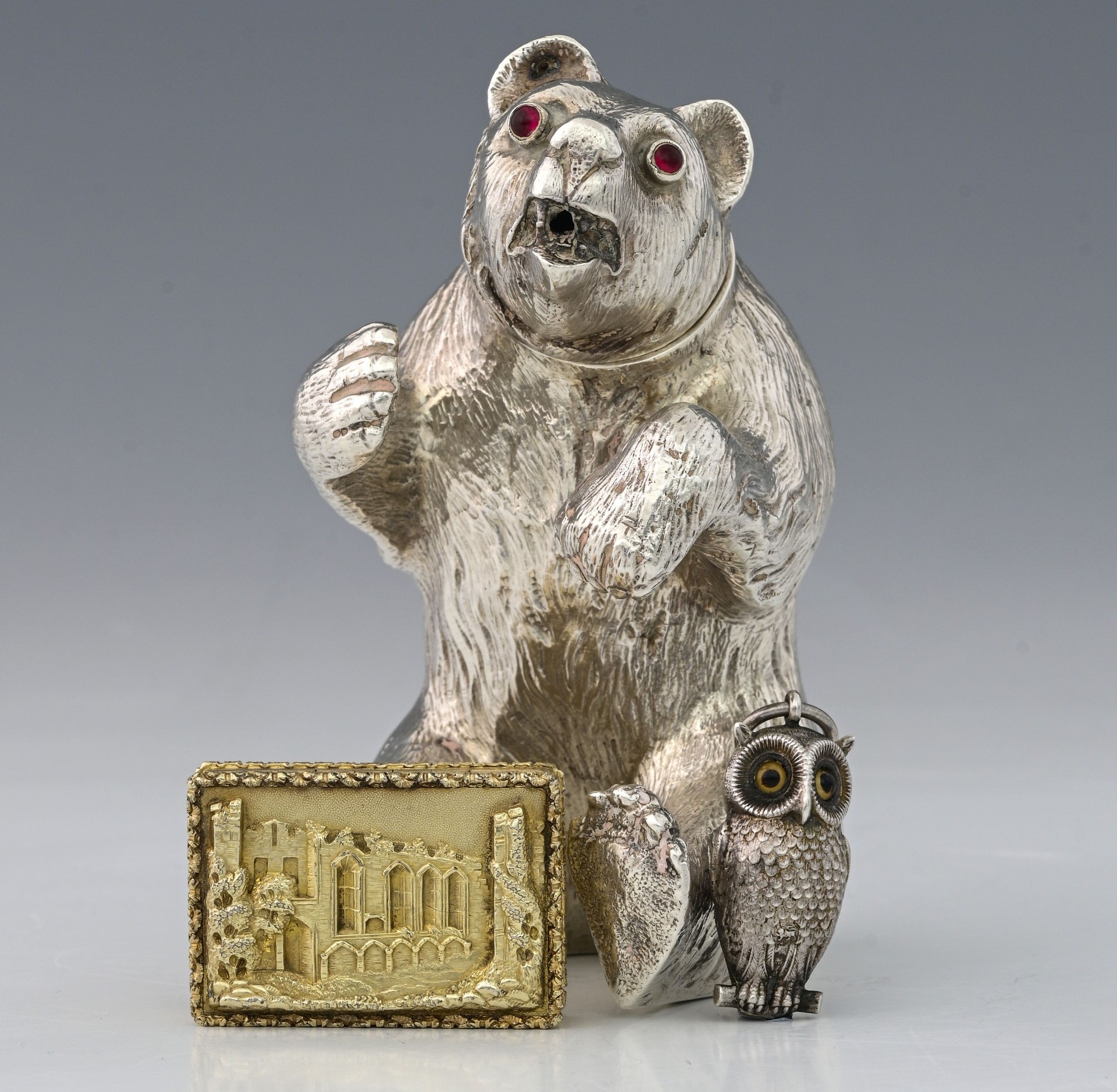 Silver & Objects of Vertu